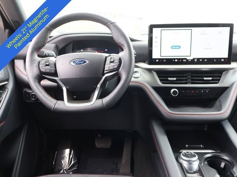 Used 2025 Ford Explorer ST-Line w/ ST-Line Street Pack AWD/4WD image 20