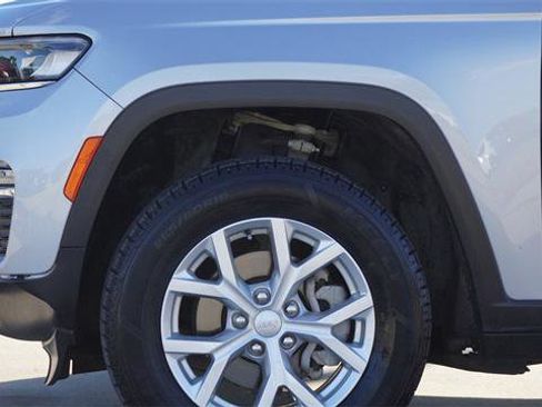 Certified 2023 Jeep Grand Cherokee Limited image 5