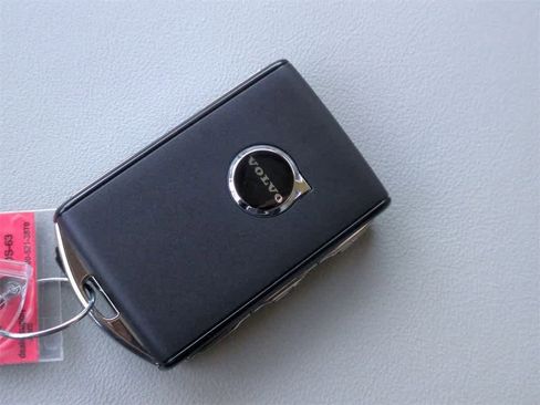 New 2026 Volvo XC60 B5 Ultra w/ Protection Package Premier image 26