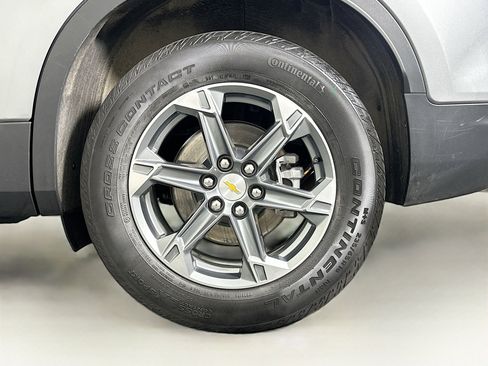 Used 2025 Chevrolet Blazer LT image 11