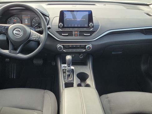 Certified 2025 Nissan Altima 2.5 S FWD image 14