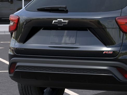 New 2026 Chevrolet Trax RS w/ Sunroof Package FWD image 35