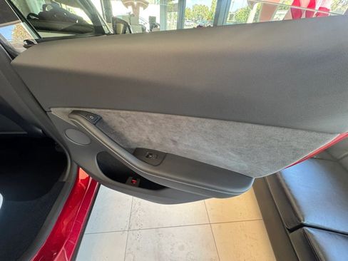 Used 2024 Tesla Model Y Long Range AWD/4WD image 26