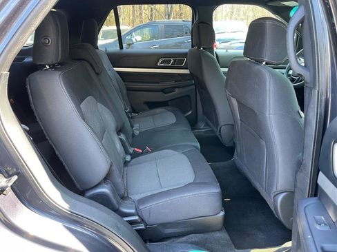 Used 2017 Ford Explorer XLT w/ Equipment Group 201A image 35
