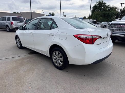 Used 2016 Toyota Corolla LE FWD image 5