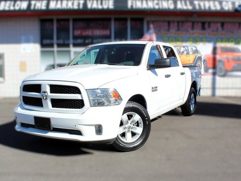 Used 2017 RAM 1500 Express RWD image 2