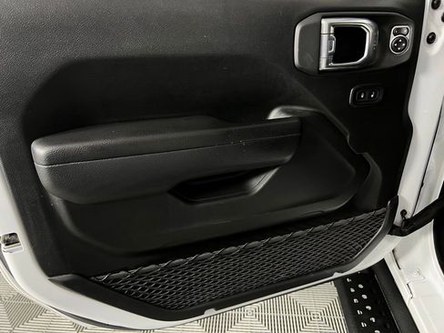 Used 2022 Jeep Wrangler Unlimited Sport image 25