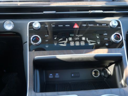 New 2026 Genesis GV80 2.5T Prestige AWD/4WD image 9