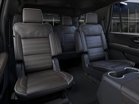 New 2026 GMC Yukon Denali Ultimate w/ LPO, Floor Liner Package AWD/4WD image 21