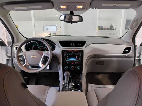 Used 2017 Chevrolet Traverse LT FWD image 49