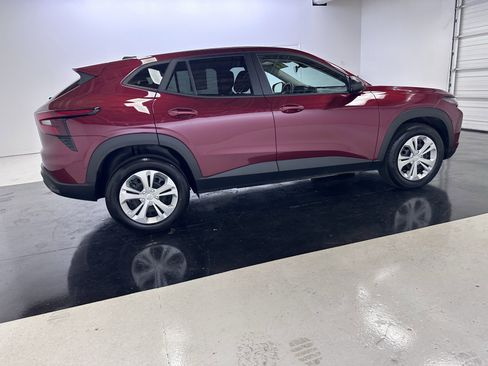 Used 2024 Chevrolet Trax LS image 24