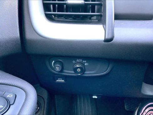 Used 2022 GMC Terrain SLE w/ Driver Convenience Package image 99