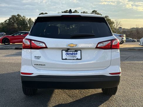 Used 2020 Chevrolet Equinox LS w/ LS Convenience Package image 9