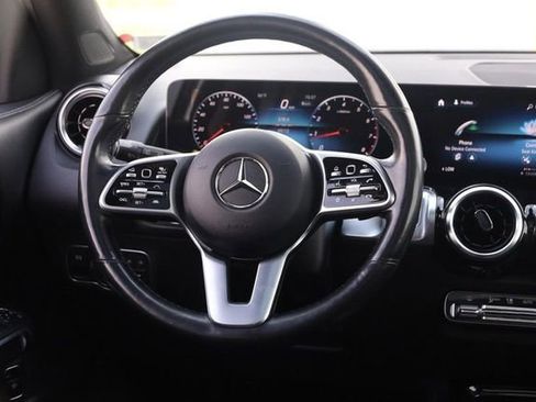 Used 2023 Mercedes-Benz GLB 250 4MATIC w/ Premium Package image 26