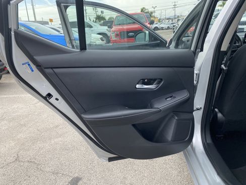 Used 2023 Nissan Sentra S FWD image 18