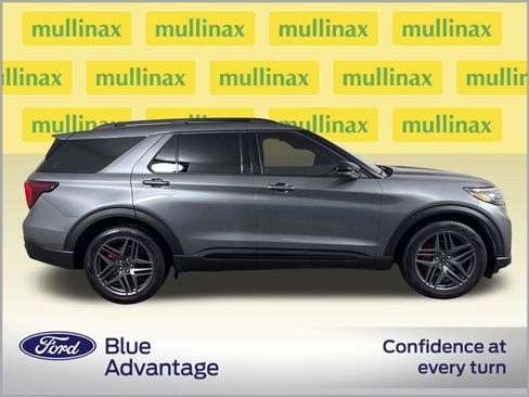 Certified 2025 Ford Explorer ST image 2