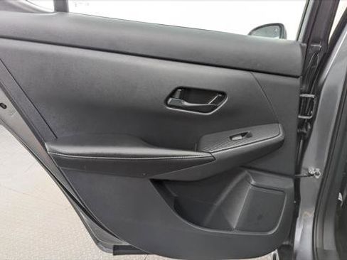 Used 2025 Nissan Sentra SV image 16