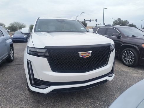 Used 2023 Cadillac Escalade Sport Platinum image 2