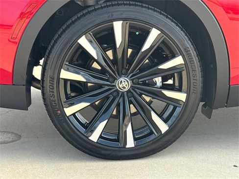 Used 2026 Toyota Crown Platinum image 8