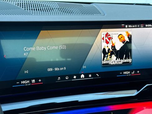 Used 2025 BMW M5 w/ Carbon Package image 20