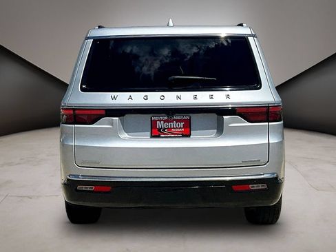 Used 2022 Jeep Wagoneer Series III w/ Flexible Seating Group AWD/4WD image 5