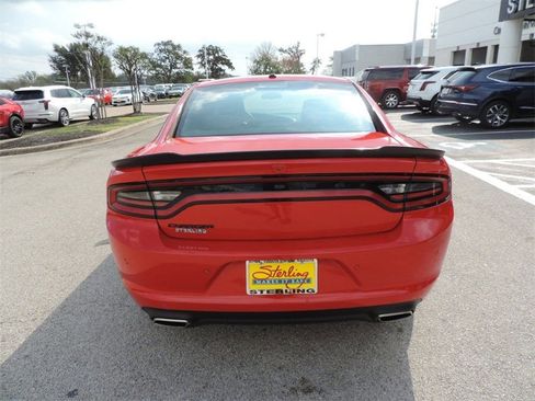 Used 2020 Dodge Charger SXT w/ Blacktop Package image 6