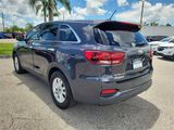 Used 2019 Kia Sorento LX image 3