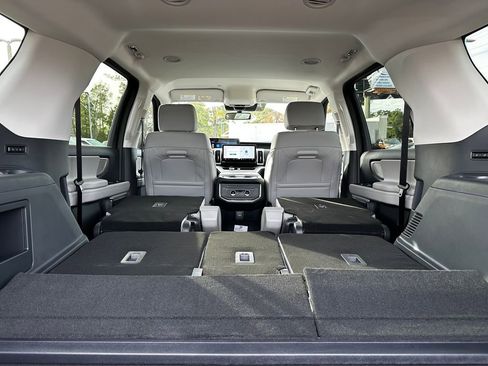 New 2026 Ford Expedition Active image 57