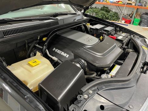 Used 2010 Jeep Grand Cherokee Limited w/ Trailer Tow Group IV AWD/4WD image 36