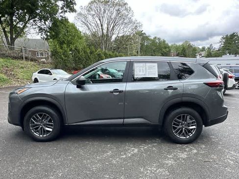 Used 2024 Nissan Rogue S AWD/4WD image 2