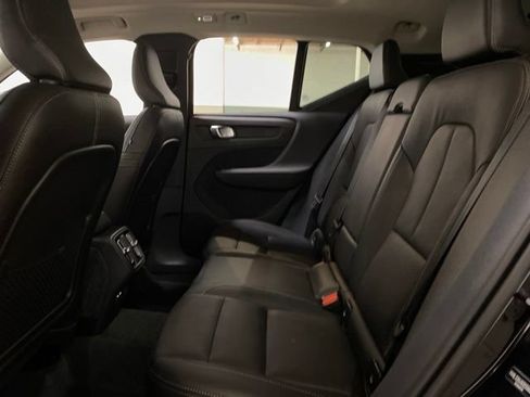 Used 2025 Volvo XC40 B5 Core AWD/4WD image 22