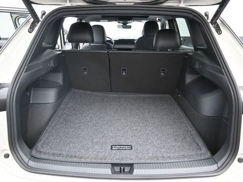 New 2026 Volkswagen Tiguan SE R-Line AWD/4WD image 12
