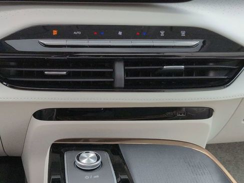 New 2026 Buick Enclave Avenir w/ Super Cruise Package image 17