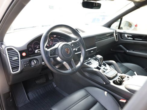 Used 2022 Porsche Cayenne Platinum Edition AWD/4WD image 13