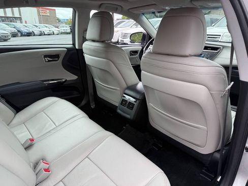 Used 2013 Toyota Avalon XLE Touring FWD image 31