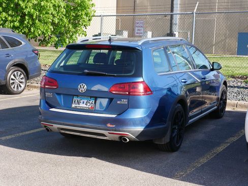 Used 2017 Volkswagen Golf Alltrack SE AWD/4WD image 5
