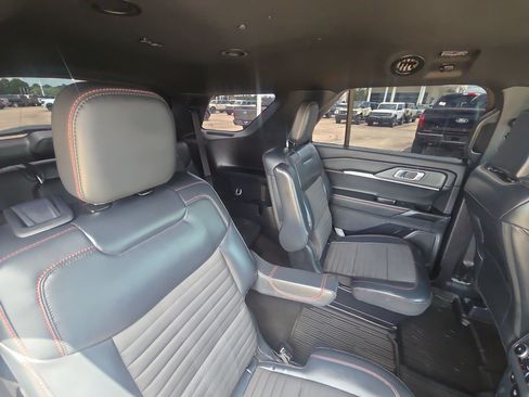 Used 2025 Ford Explorer ST-Line w/ Premium Package RWD image 31