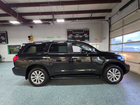 Used 2017 Toyota Sequoia Limited AWD/4WD image 5