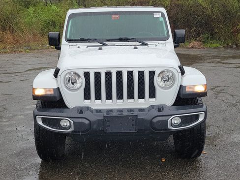 Used 2018 Jeep Wrangler Unlimited Sahara w/ Dual Top Group AWD/4WD image 2