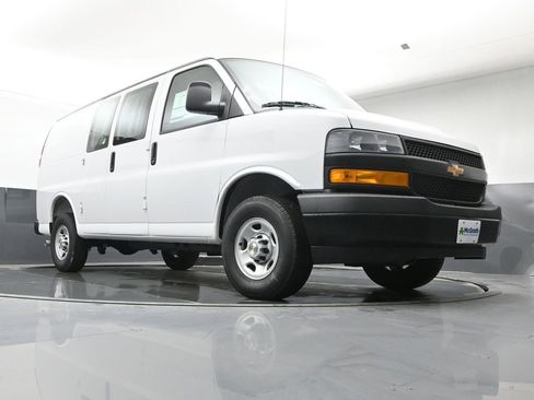 New 2026 Chevrolet Express 2500 w/ Driver Convenience Package image 18