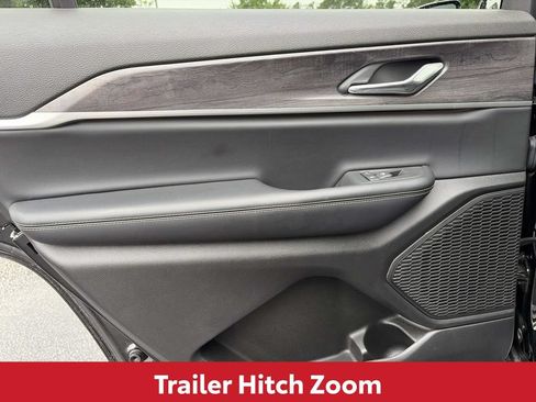 Used 2025 Jeep Grand Cherokee L Limited w/ Black Appearance Package AWD/4WD image 14