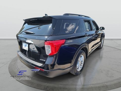Used 2022 Ford Explorer XLT image 5