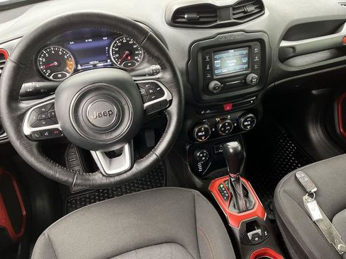Used 2017 Jeep Renegade Trailhawk w/ Popular Equipment Group AWD/4WD image 12