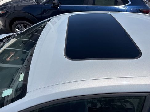 Used 2012 Volkswagen Jetta GLI FWD image 5