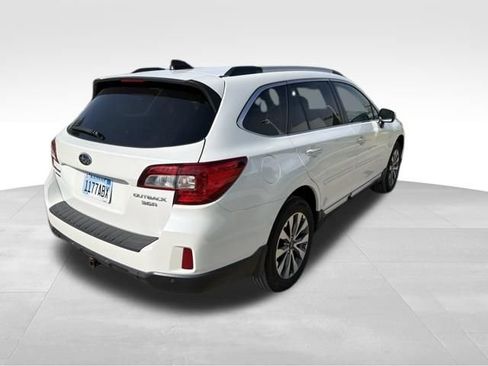 Used 2017 Subaru Outback 3.6R Touring w/ Popular Package #5A AWD/4WD image 3