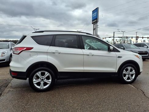 Used 2016 Ford Escape SE w/ Equipment Group 201A image 4