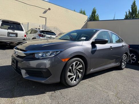Used 2018 Honda Civic EX image 3