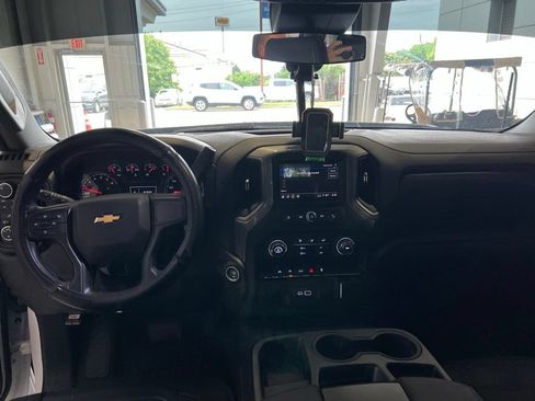 Used 2023 Chevrolet Silverado 1500 Custom AWD/4WD image 6