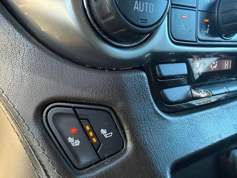Used 2019 Chevrolet Suburban LT image 19