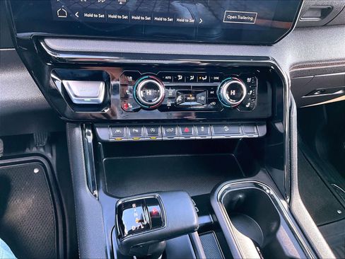 Used 2023 GMC Sierra 1500 AT4 w/ AT4 Preferred Package image 26